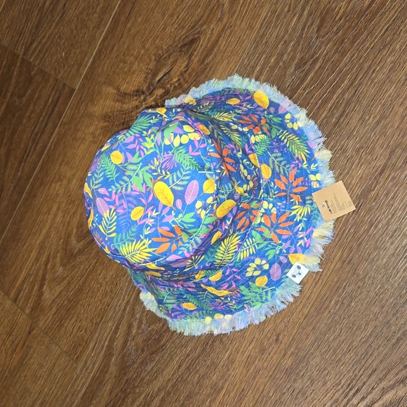 NWT LITTLE BROWNIE BAKERS CLIMB WITH COURAGE bucket hat.  #6242 - Picture 2 of 6